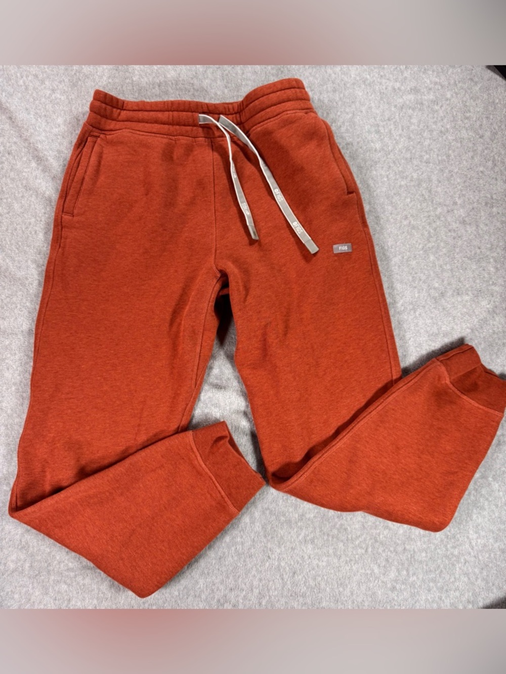 Figs Women’s Off-Shift Jogger Sweatpants-XS- Rust/Marsh Heather
